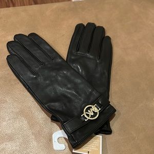Brand new Michael Kors Touch Tip Gloves